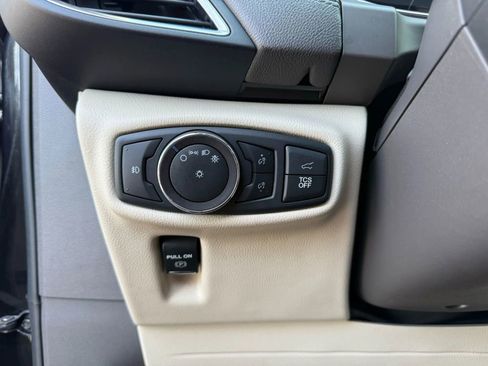 Used 2019 Lincoln Nautilus Select image 17