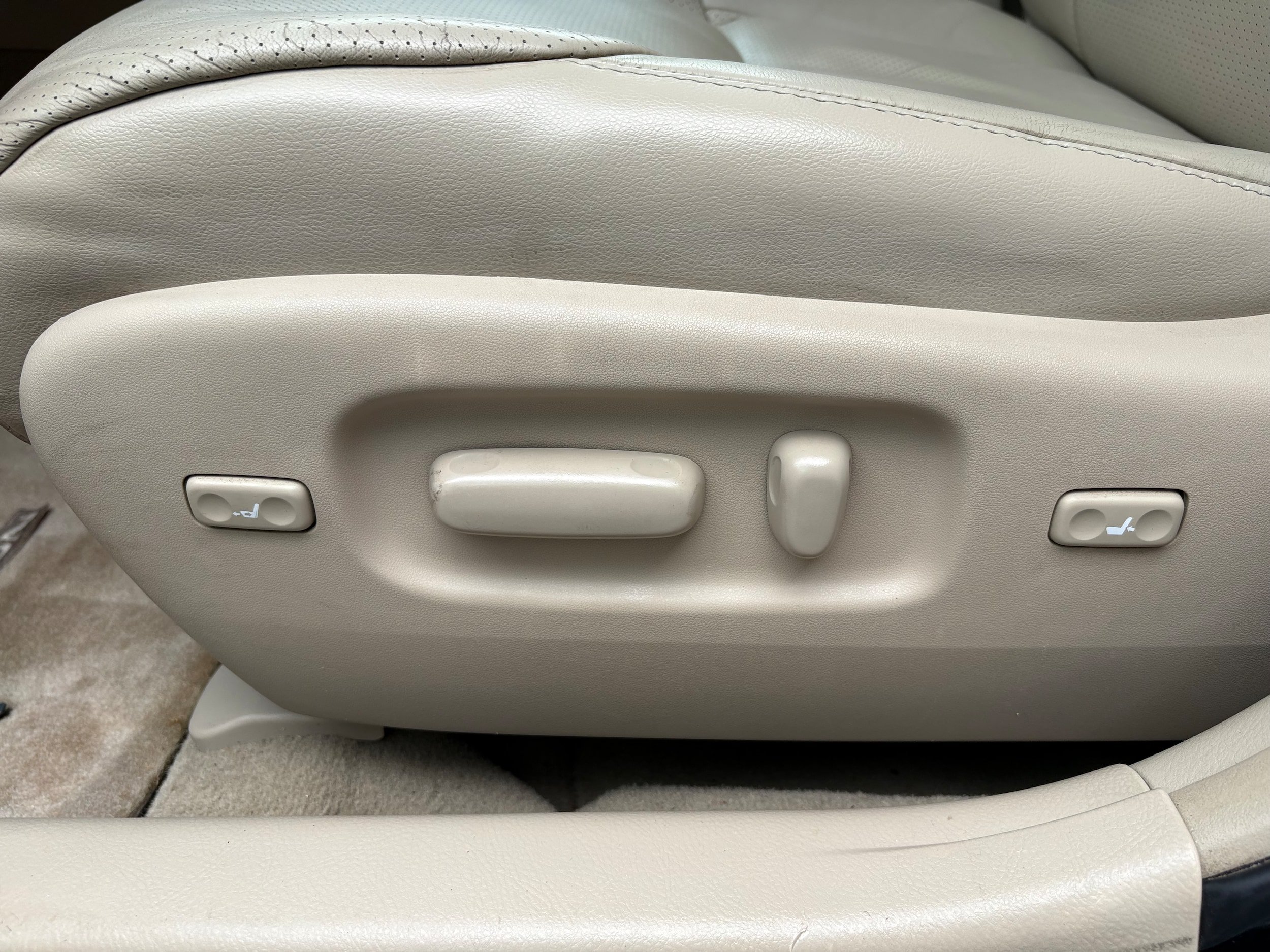 Used 2008 Toyota Avalon Limited FWD image 38
