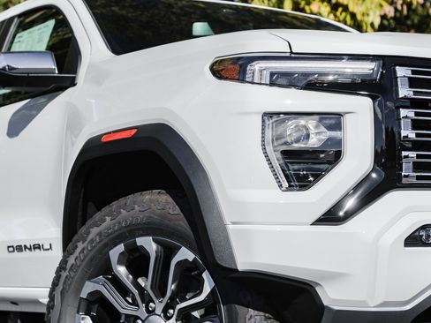 New 2026 GMC Canyon Denali image 3