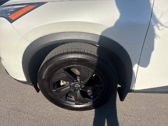 Certified 2026 Nissan Rogue SV AWD/4WD image 11