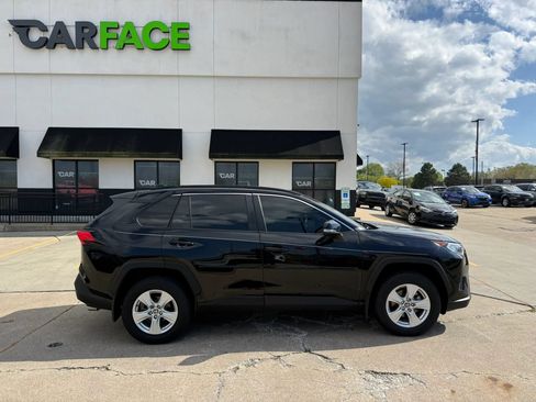 Used 2021 Toyota RAV4 XLE AWD/4WD image 16