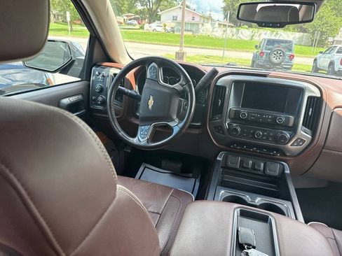 Used 2015 Chevrolet Silverado 1500 High Country w/ High Country Premium Package AWD/4WD image 12