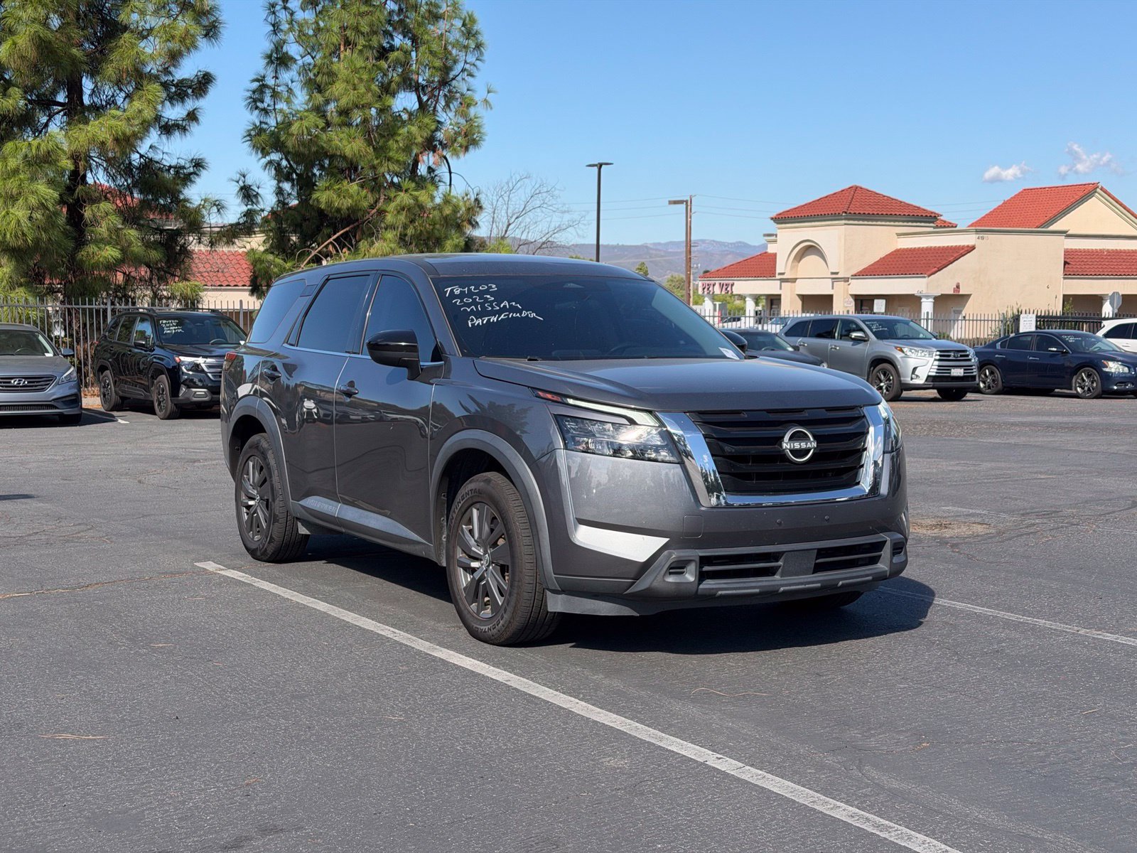 Used 2023 Nissan Pathfinder S AWD/4WD image 2