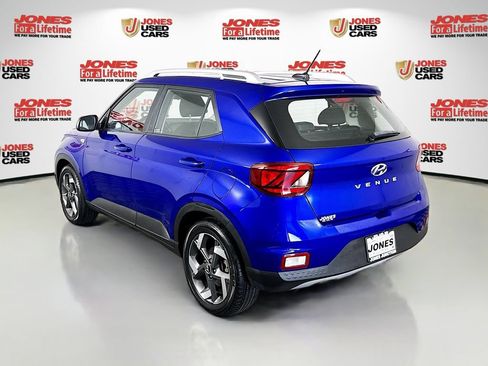 Certified 2023 Hyundai Venue SEL FWD image 2