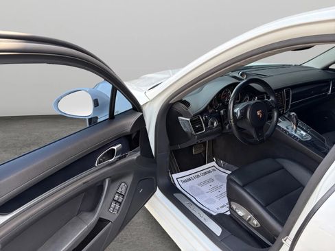 Used 2015 Porsche Panamera 4 image 9