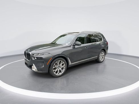 Used 2026 BMW X7 xDrive40i w/ Premium Package image 4