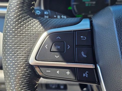 Used 2025 Toyota Sienna XSE AWD/4WD image 32