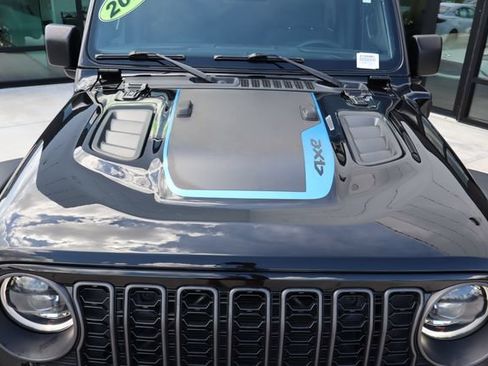 Used 2024 Jeep Wrangler Unlimited Rubicon 4xe AWD/4WD image 10
