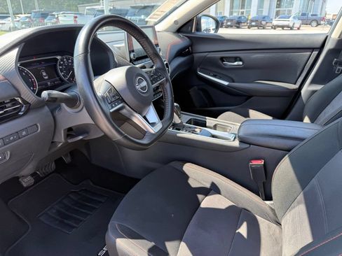 Used 2025 Nissan Sentra SR FWD image 4