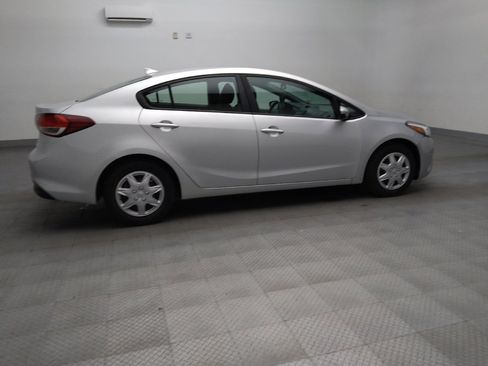 Used 2017 Kia Forte LX FWD image 10