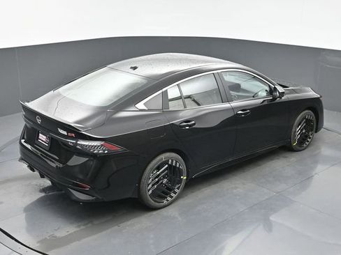 New 2026 Nissan Sentra SR w/ SR Premium Package FWD image 32