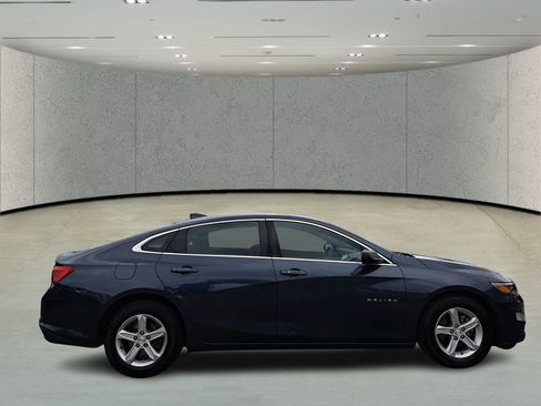 Used 2020 Chevrolet Malibu LS image 4