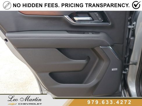 Used 2025 GMC Yukon Denali AWD/4WD image 15