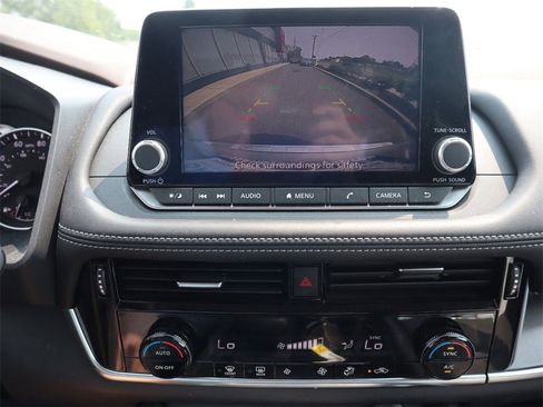 Certified 2022 Nissan Rogue SV image 20