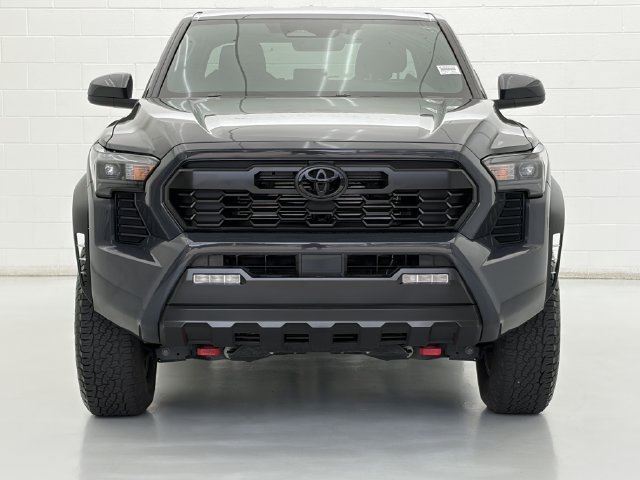 Used 2025 Toyota Tacoma TRD Off-Road AWD/4WD image 3