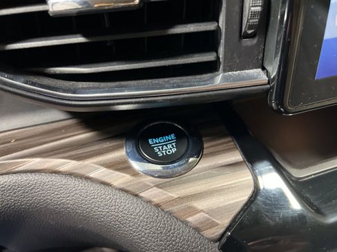 Used 2023 Ford Explorer Limited image 35