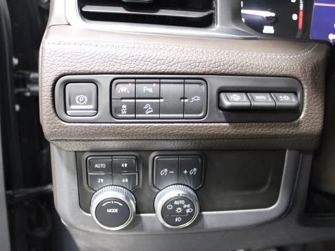 Used 2021 GMC Yukon Denali w/ LPO, Illumination Package AWD/4WD image 41