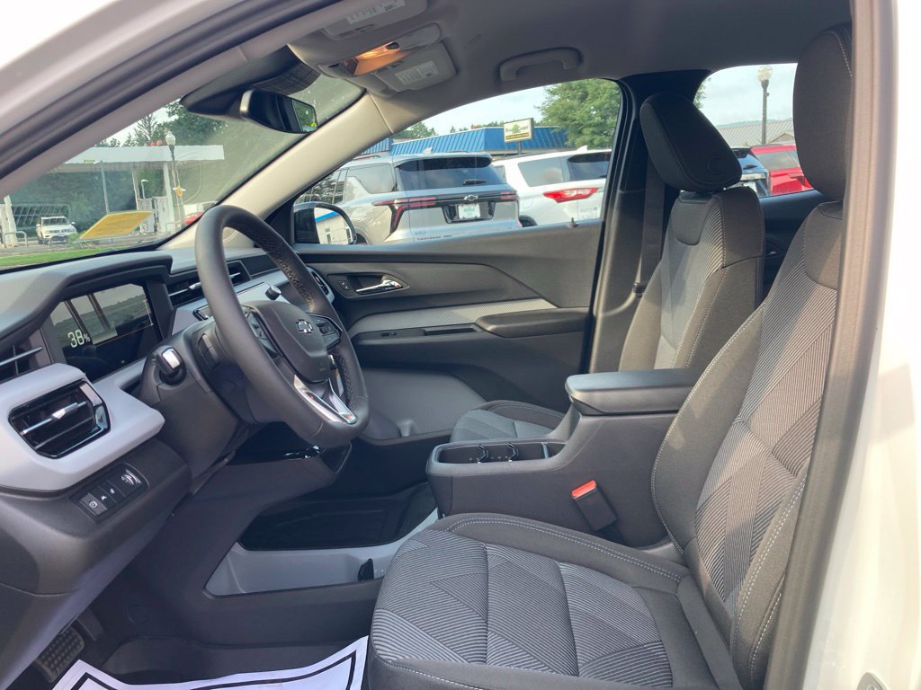 New 2027 Chevrolet Bolt LT w/ Comfort Package FWD image 3