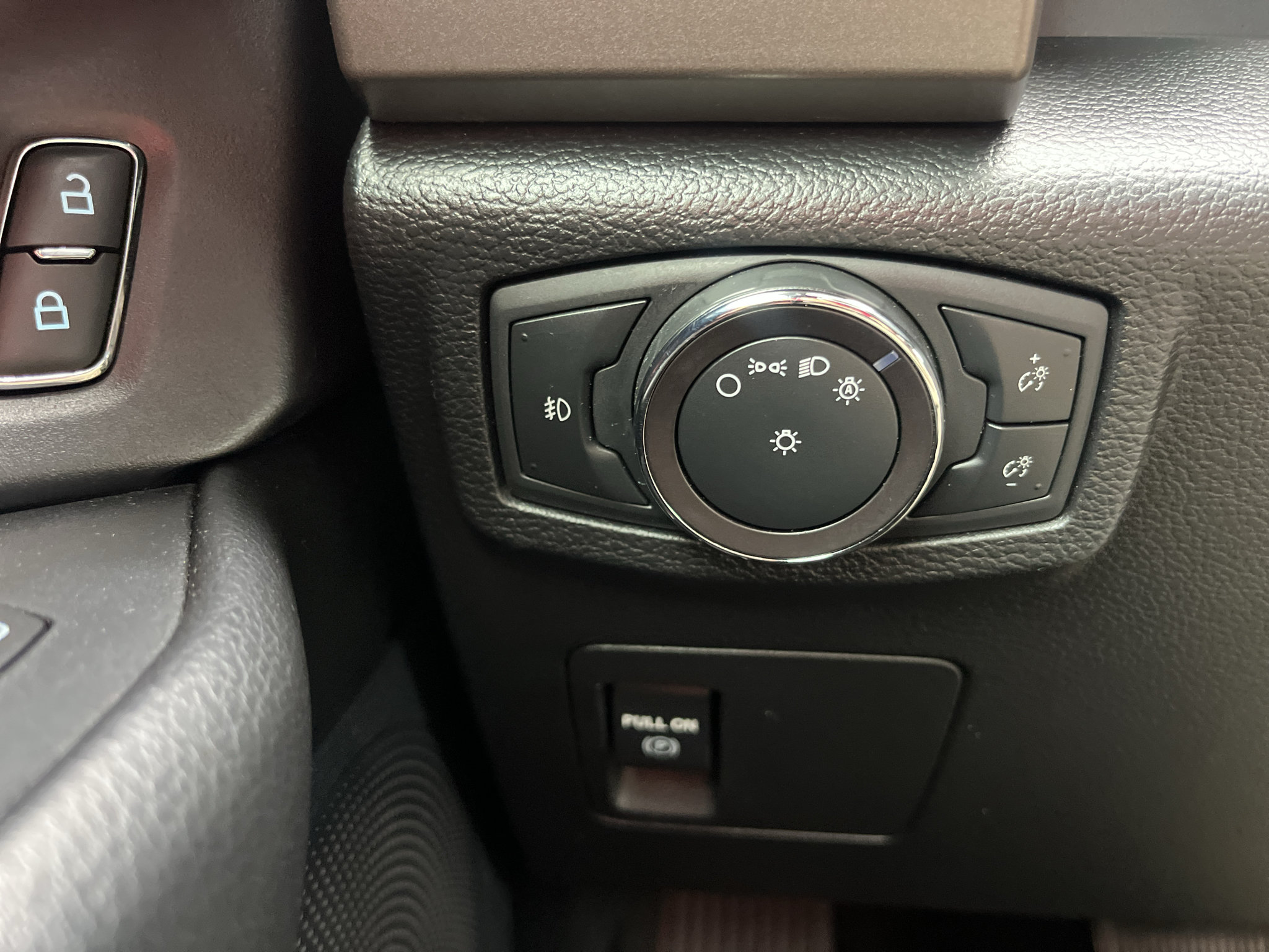 Used 2019 Ford Expedition XLT w/ Equipment Group 201A AWD/4WD image 15