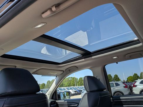 Certified 2025 Honda Pilot Elite image 26