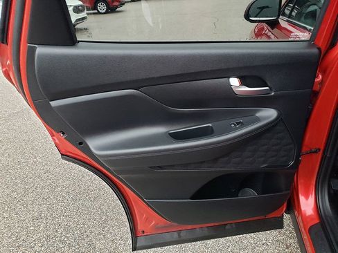 Used 2020 Hyundai Santa Fe SE image 12