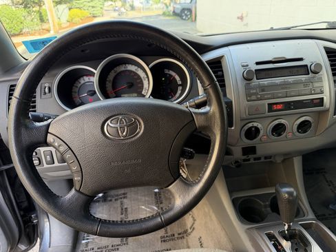 Used 2011 Toyota Tacoma 4x4 Double Cab w/ SR5 Pkg #2 image 14