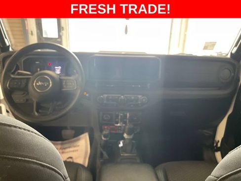 Used 2024 Jeep Wrangler Unlimited Rubicon 4xe AWD/4WD image 12