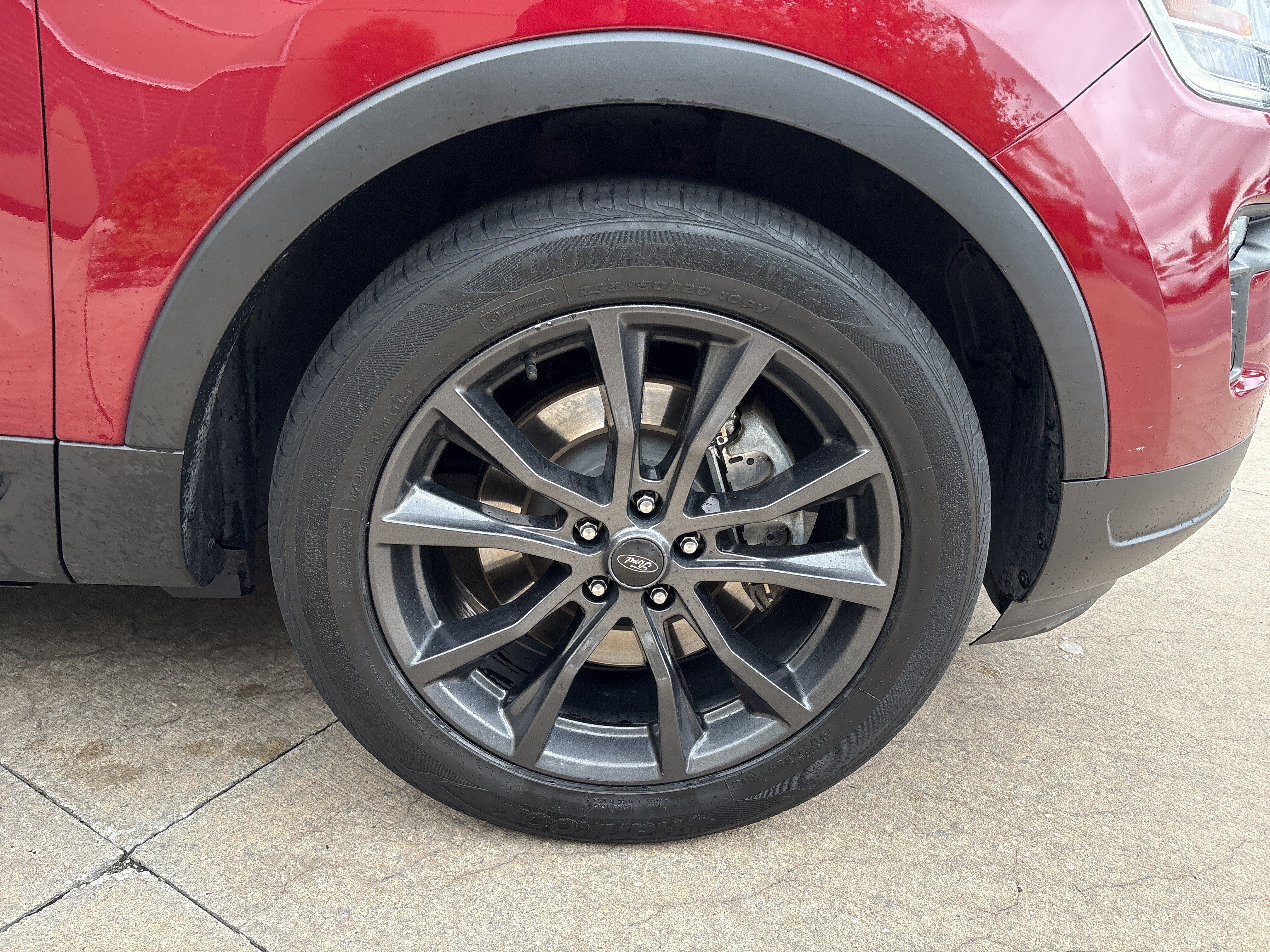 Used 2018 Ford Explorer XLT w/ Equipment Group 202A FWD image 13