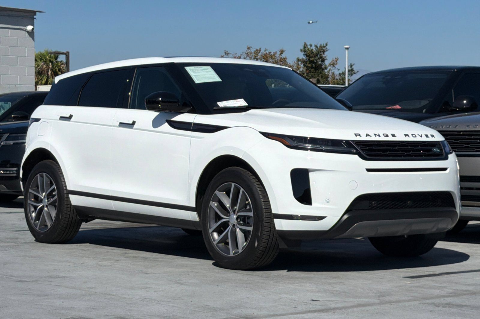 Used 2026 Land Rover Range Rover Evoque S AWD/4WD image 7