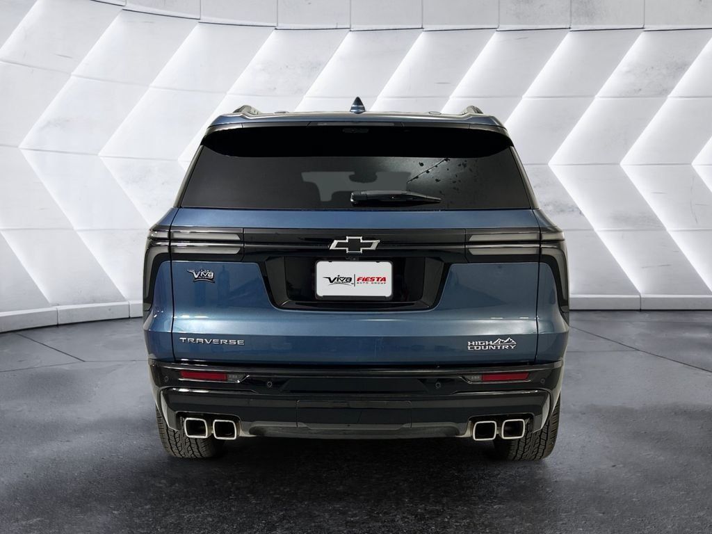 Used 2025 Chevrolet Traverse High Country w/ LPO, Cargo Package FWD image 5