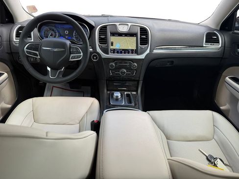 Used 2023 Chrysler 300 Touring L w/ Popular Equipment Group image 10