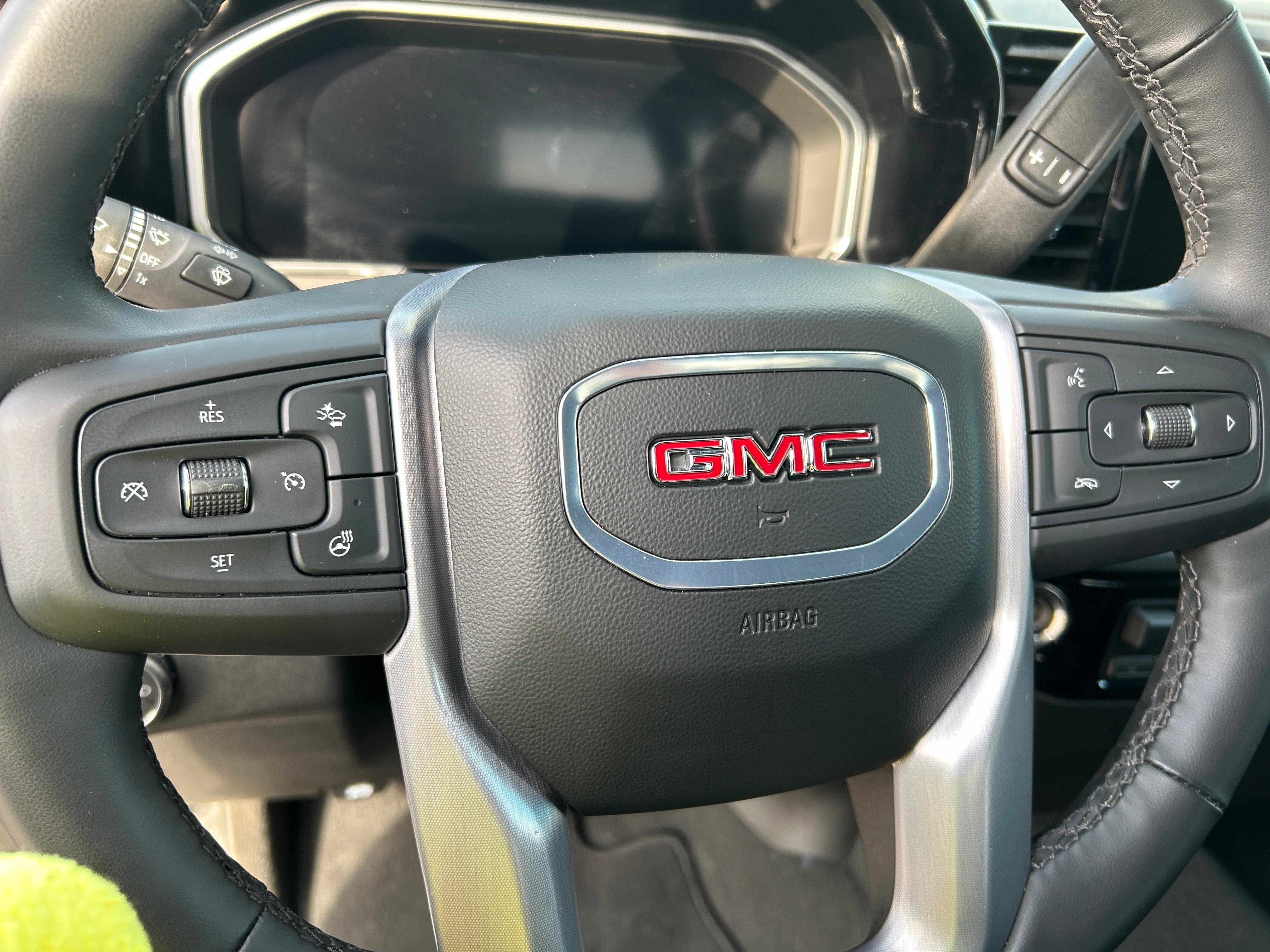 Used 2026 GMC Sierra 1500 SLT AWD/4WD image 18