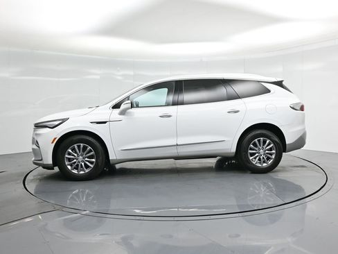 Used 2022 Buick Enclave Essence image 31