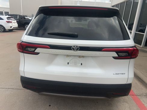 Used 2024 Toyota Grand Highlander Limited image 5