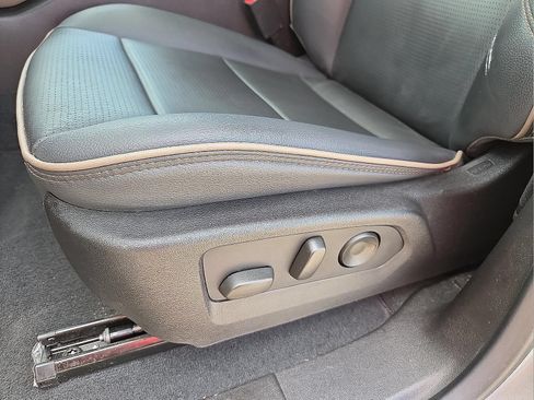 Used 2024 GMC Canyon Denali AWD/4WD image 14