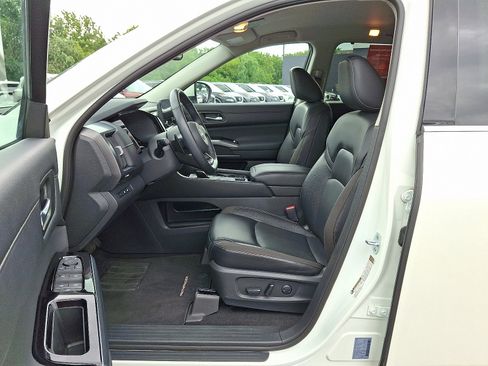 Certified 2022 Nissan Pathfinder SL image 17