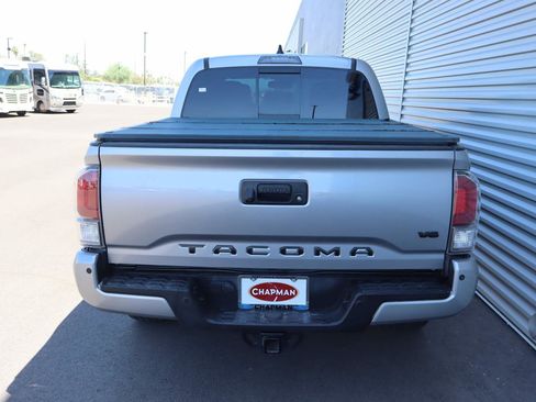 Used 2021 Toyota Tacoma TRD Off-Road w/ TRD Premium Off Road Package AWD/4WD image 5