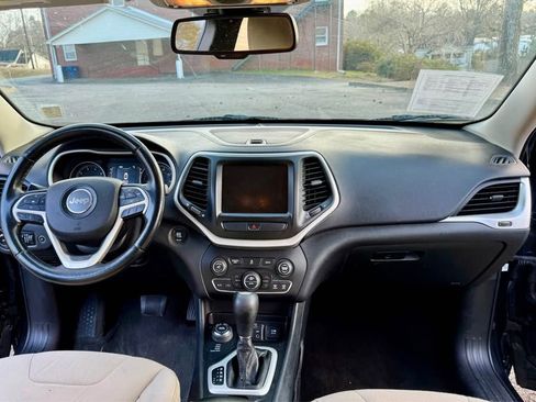 Used 2015 Jeep Cherokee Latitude w/ Comfort/Convenience Group image 7