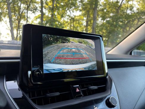 Used 2025 Toyota Corolla LE FWD image 22