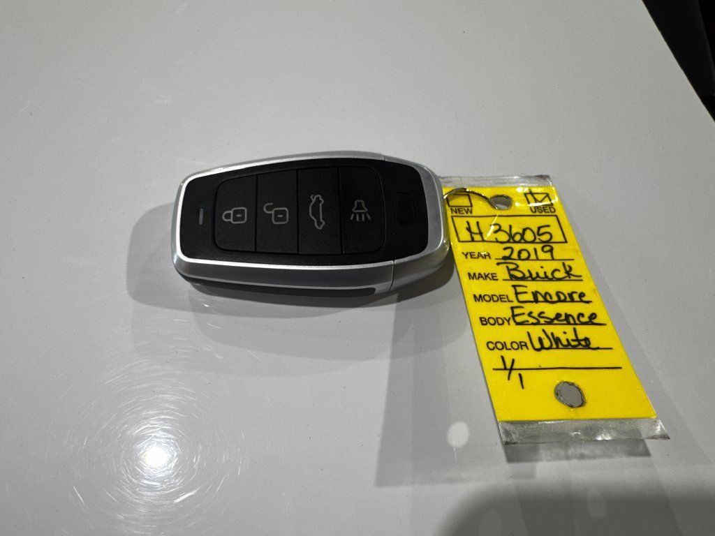 Used 2019 Buick Encore Essence FWD image 43