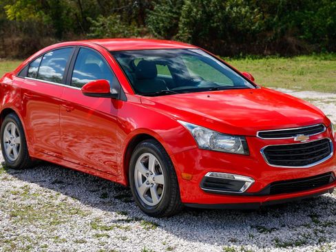 Used 2016 Chevrolet Cruze LT image 15