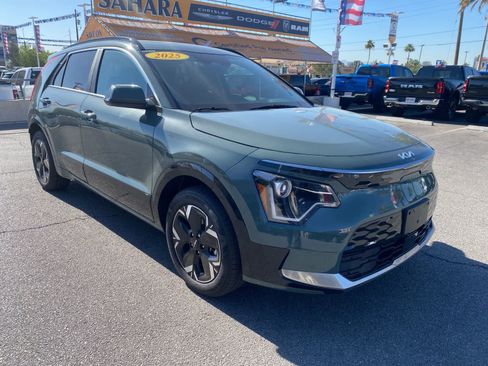 Used 2025 Kia Niro Wind FWD image 3