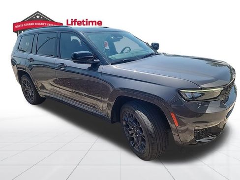 Used 2023 Jeep Grand Cherokee L Summit w/ Advanced Protech Group IV AWD/4WD image 2