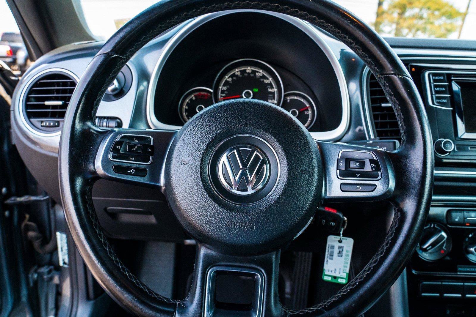 Used 2018 Volkswagen Beetle 2.0T FWD image 13