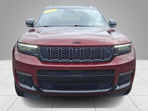 Used 2023 Jeep Grand Cherokee L Summit w/ Advanced Protech Group IV AWD/4WD image 3