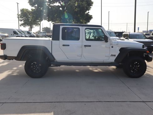 Used 2020 Jeep Gladiator Sport w/ Quick Order Package 24S AWD/4WD image 2