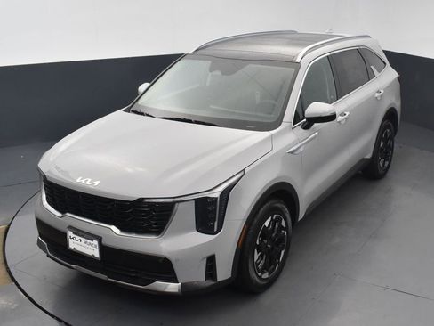 Used 2025 Kia Sorento S w/ Panoramic Sunroof Package image 39