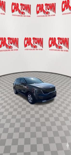 Used 2025 Kia Sorento LX FWD image 14