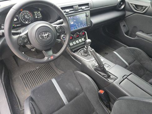 Used 2022 Toyota GR86 Premium image 9