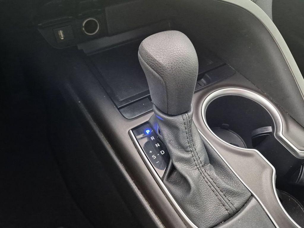Used 2021 Toyota Camry LE FWD image 17